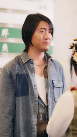 九龙冰室之龙在人间(77集) 九龙冰室之龙在人间(77集)看到了大结局