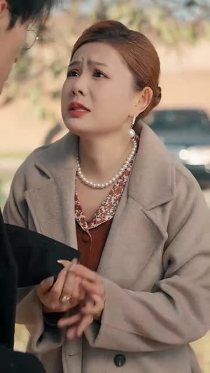 假少爷被赶回农村带妻儿逆袭(75集) 假少爷被赶回农村带妻儿逆袭(75集)短剧