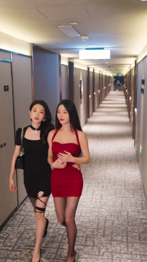 遭了，我被女神包围了（40集）短剧热门推荐