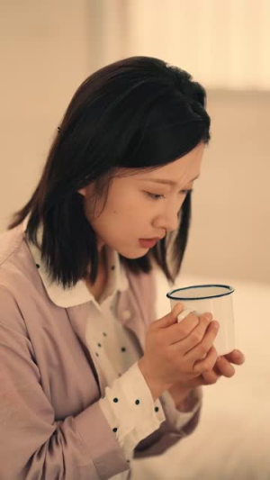 穿到九零嫁糙汉（60集）短剧推荐上热门