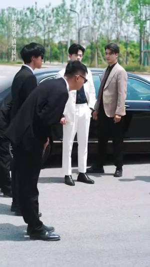 当众离婚弃妇竟是总裁白月光（70集）好看短剧抢先看