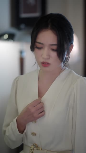 鸢尾盛开时恋她成瘾（20集）怎么看全集