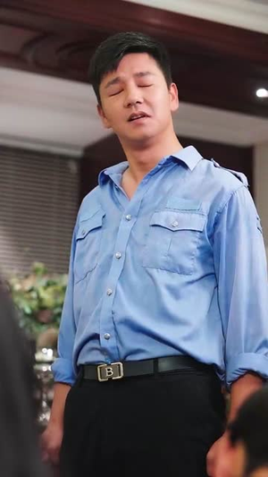 失恋逆袭，校花追我不放手 (80集) 短剧推荐上热门