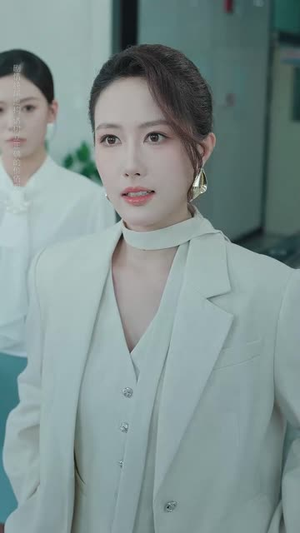 中秋月她只谋局不谋圆(77集) 中秋月她只谋局不谋圆(77集)热门短剧看不停