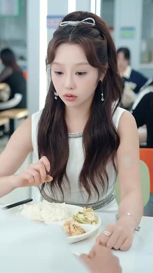 直播：开局一句话气哭校花（83集）熬夜追短剧