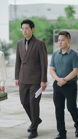 萌宝来袭,爹地让我当团宠(80集) 萌宝来袭,爹地让我当团宠(80集)男频短剧推荐